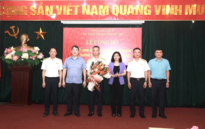 Trao quyết định điều động, bổ nhiệm Cục trưởng Cục Thuế thành phố Hà Nội